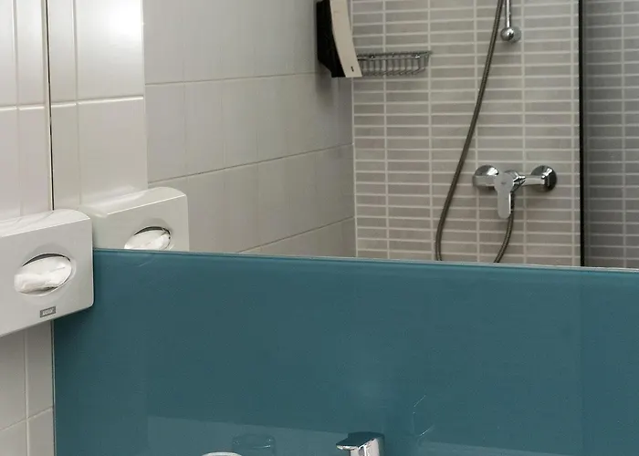 Hestia Seaport Hotel 3*