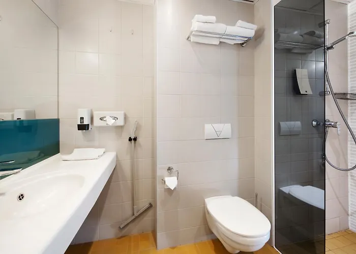 Hestia Seaport Hotel 3*