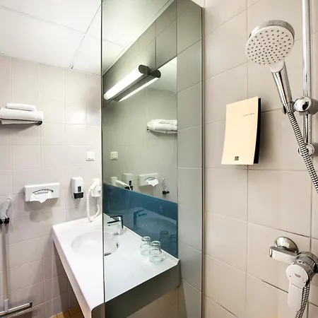 Hestia Seaport Hotel 3*