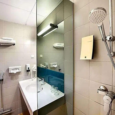 Hestia Seaport Hotel 3*