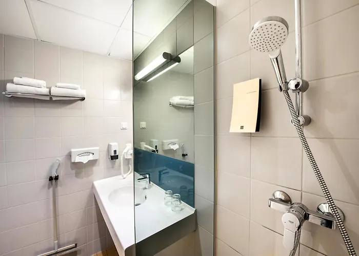 Hestia Seaport Hotel 3*