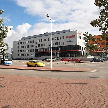 Hestia Seaport Szálloda 3*